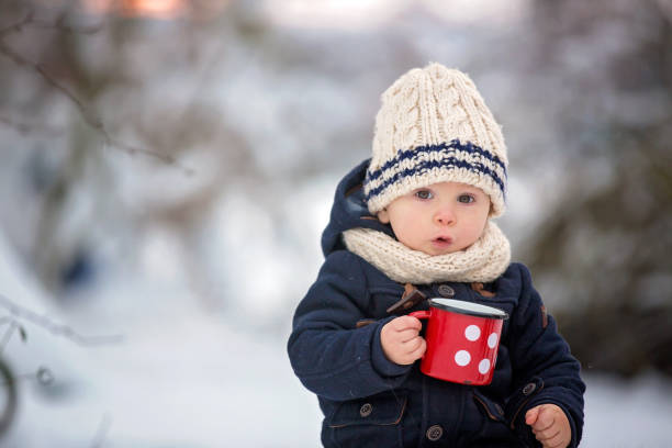 Éveil hivernal en crèche : Des activités ludiques pour bébés encadrées par des professionnels de la petite enfance